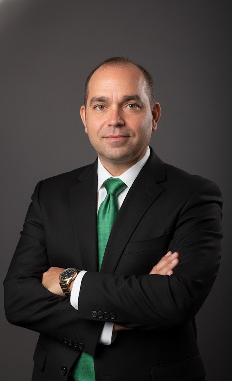 Gibrán González, Corredor Público de Valores y Asesor de Inversiones